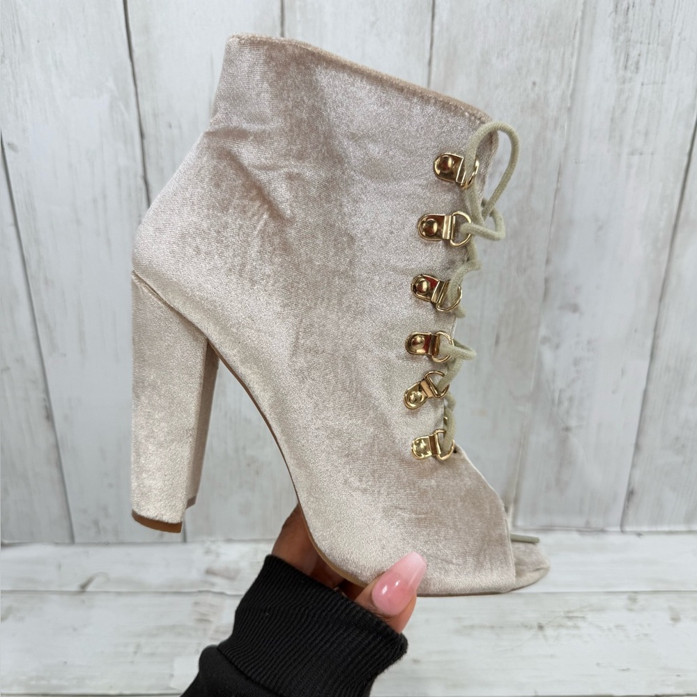 Catherine Malandrino Womens Elnathan Lace Up Open Toe Booties Beige Velvet 7